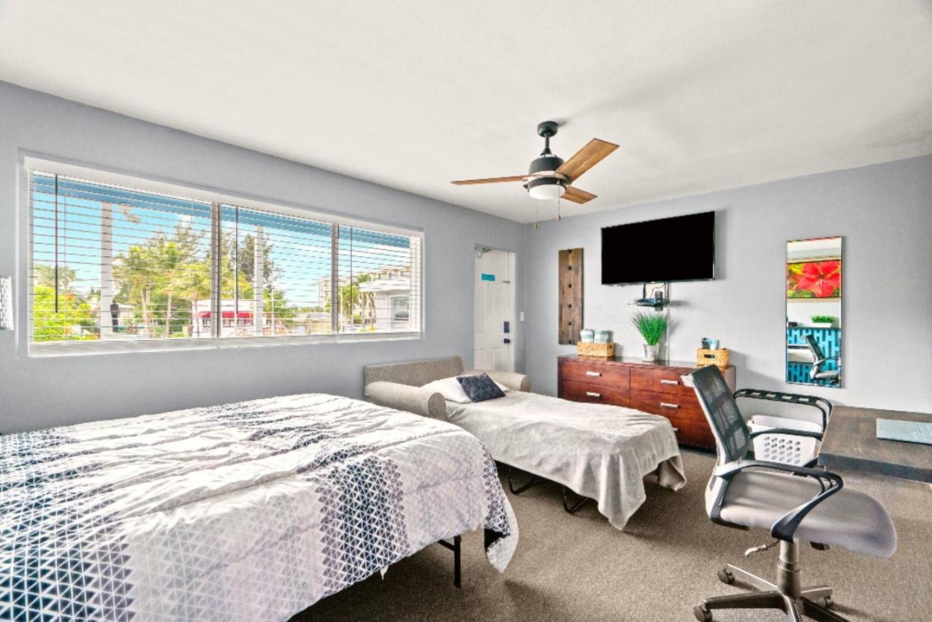 Boutique Beach Retreat Сант Пит Бич Экстерьер фото