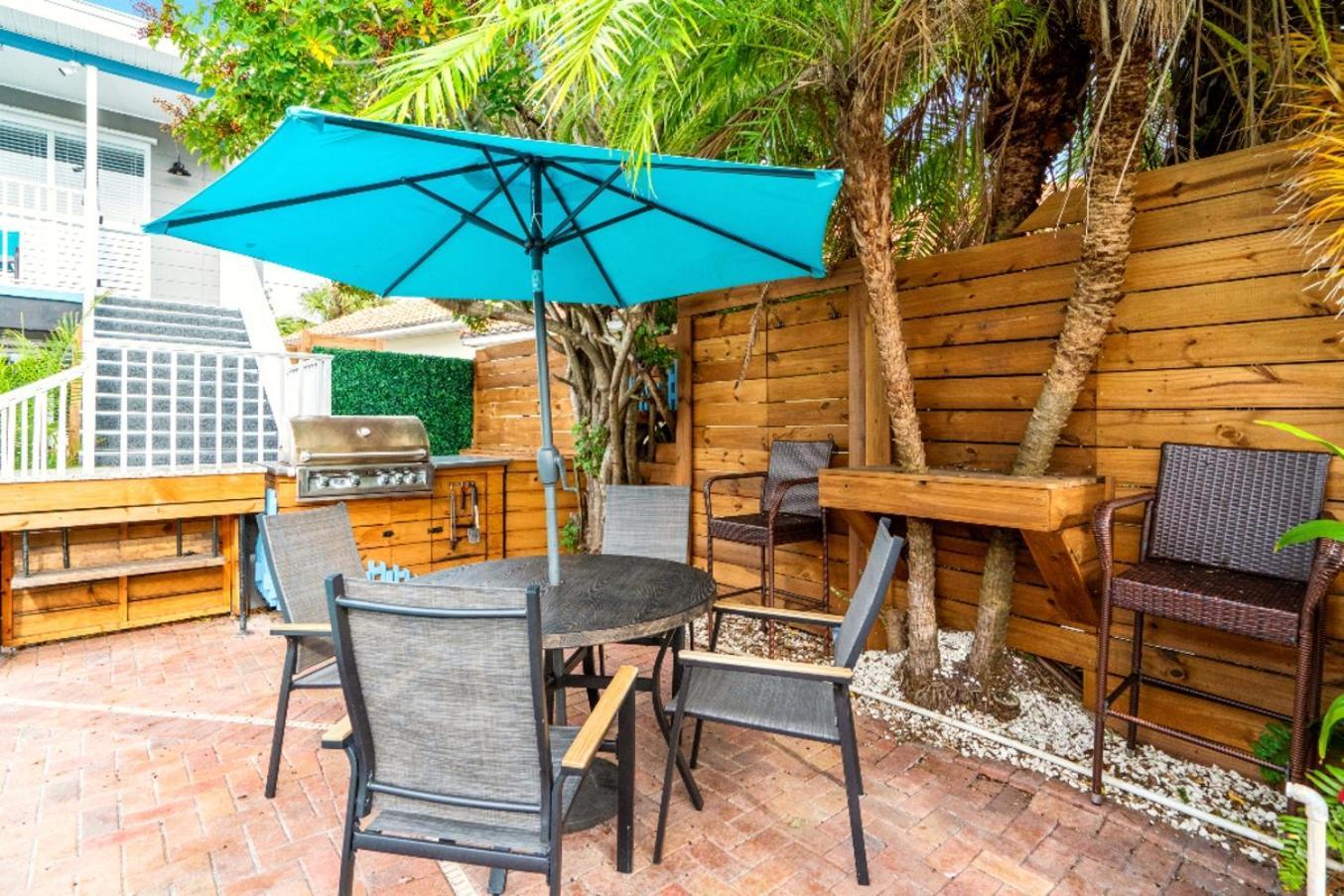 Boutique Beach Retreat Сант Пит Бич Экстерьер фото